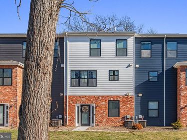 160 HIGH POINTE DRIVE, Unit 15, HUMMELSTOWN, PA 17036
