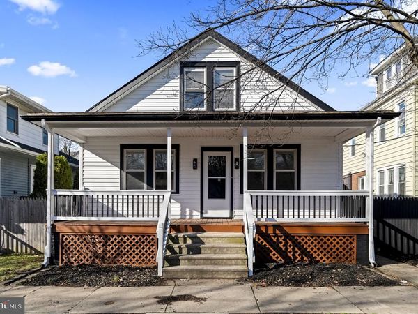 825 LYNDALE AVENUE, TRENTON, NJ 08629