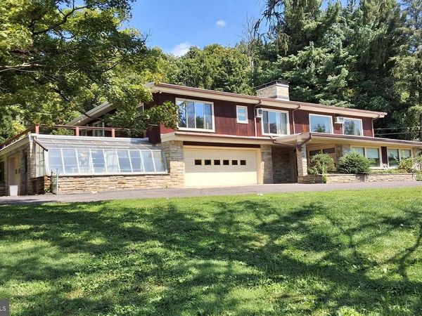 25 CRABGRASS LANE , MOHNTON, PA 19540