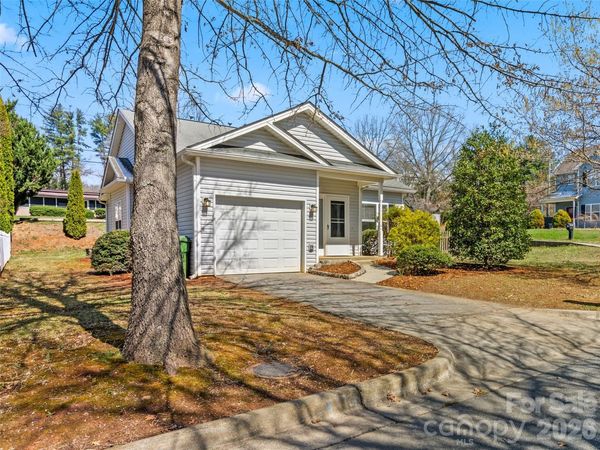 15 Scottish Circle , Asheville, NC 28803
