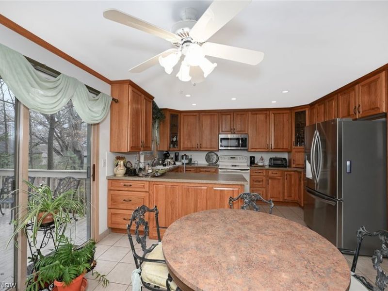 9083 Woodcrest Drive, Brecksville, OH 44141 Photo 10