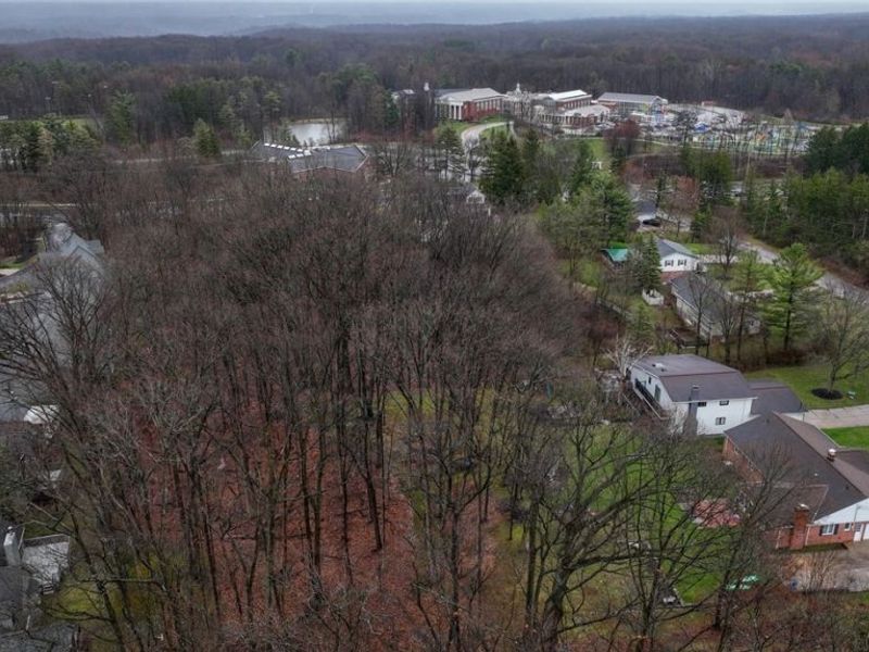 9083 Woodcrest Drive, Brecksville, OH 44141 Photo 47