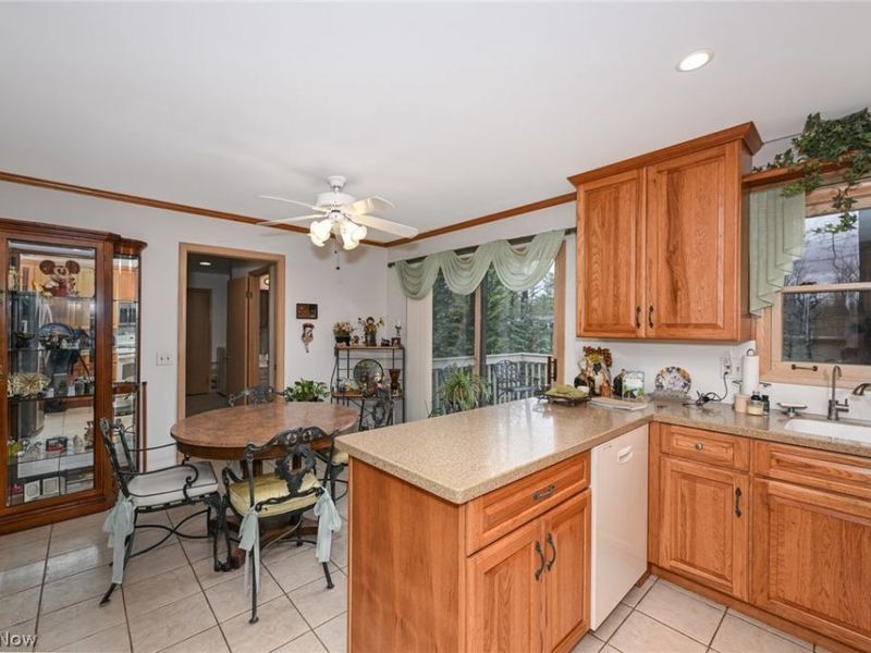 9083 Woodcrest Drive, Brecksville, OH 44141 Photo 5