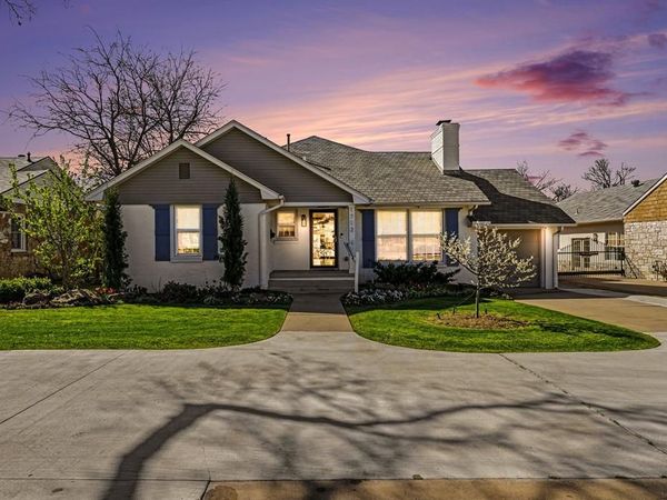 1712 Windsor Place, Nichols Hills, OK 73116