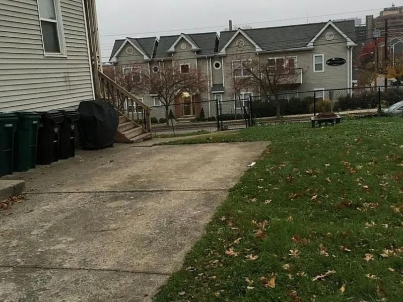 225 E University Avenue, Cincinnati, OH 45219 Photo 8