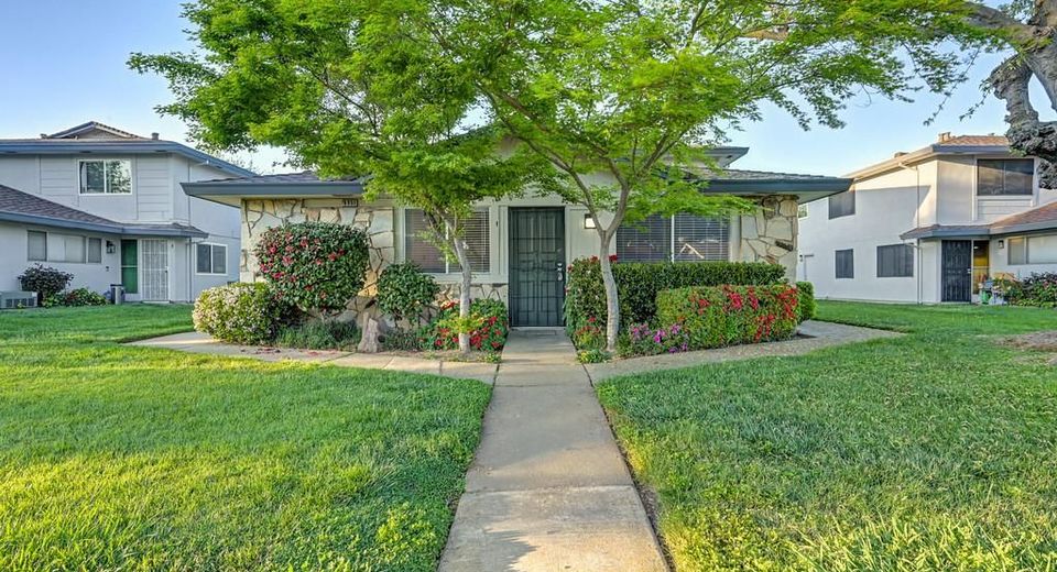 8951 El Mirador Dr #1, Unit 1, Elk Grove, CA 95624 Photo