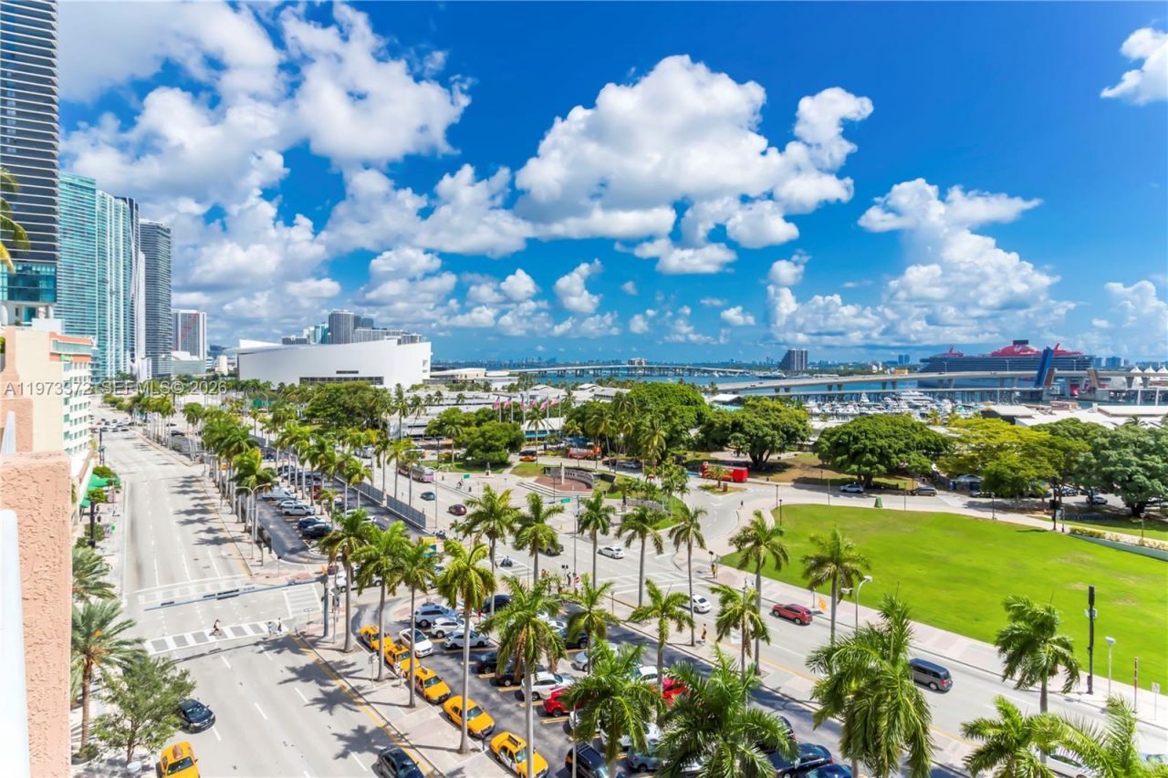 253 NE 2nd St, Unit 3108, Miami, FL 33132 Photo