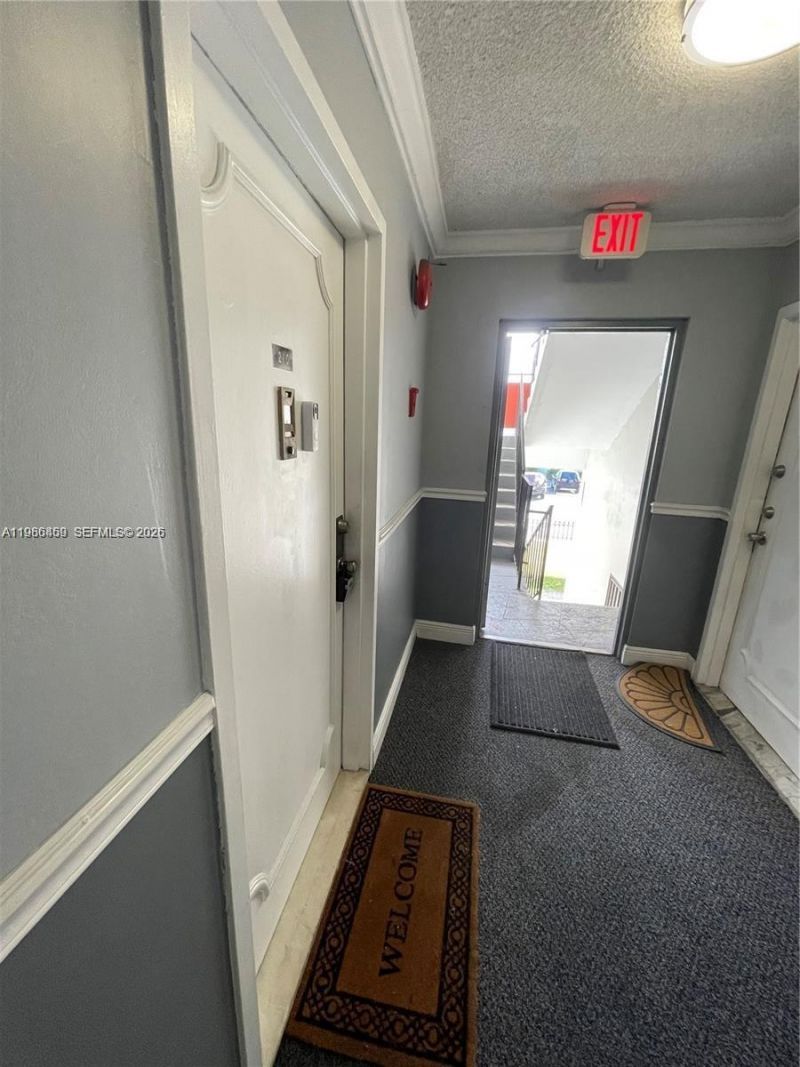 13685 NE 10th Ave , Unit 210, North Miami, FL 33161 Photo