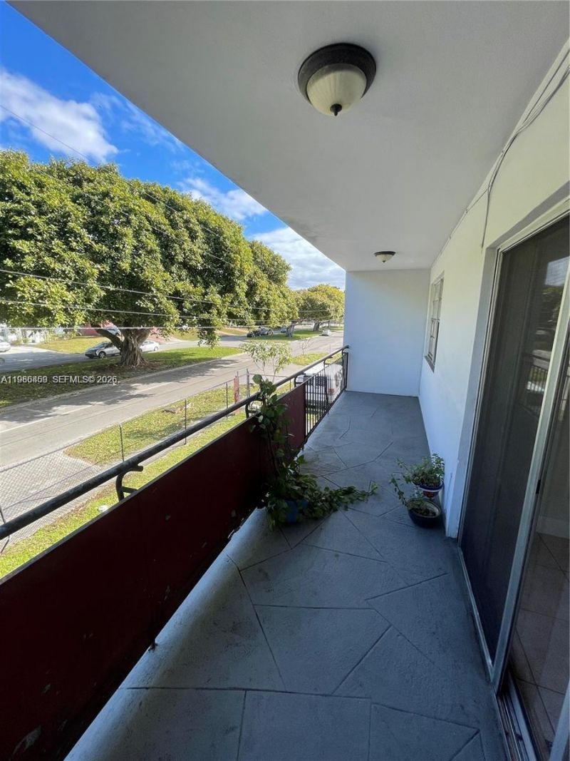 13685 NE 10th Ave , Unit 210, North Miami, FL 33161 Photo