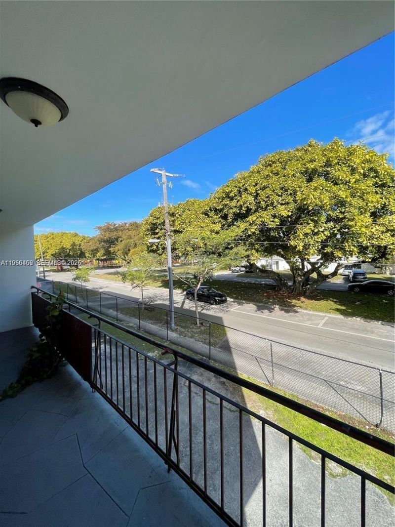 13685 NE 10th Ave, Unit 210, North Miami, FL 33161 Photo