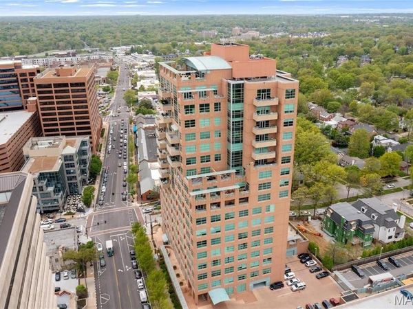 8025 Maryland Ave , Clayton, MO 63105