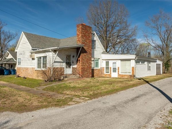 712 Mulkey, Christopher, IL 62822
