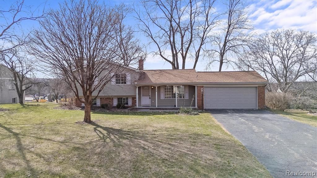 3606 Hi Lure Drive, Orion Township, MI 48360 Main Photo