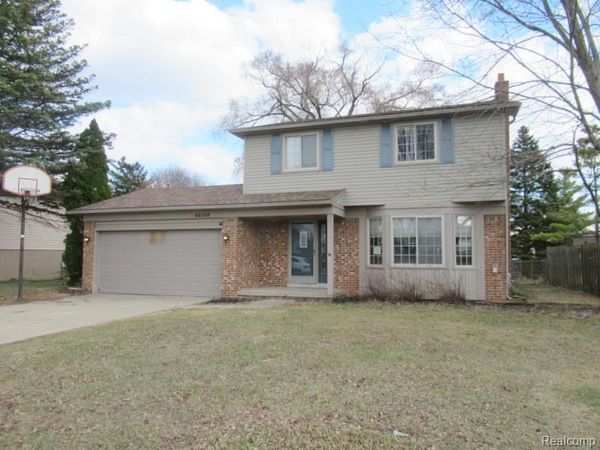 43120 Chaucer Drive, Sterling Heights, MI 48313