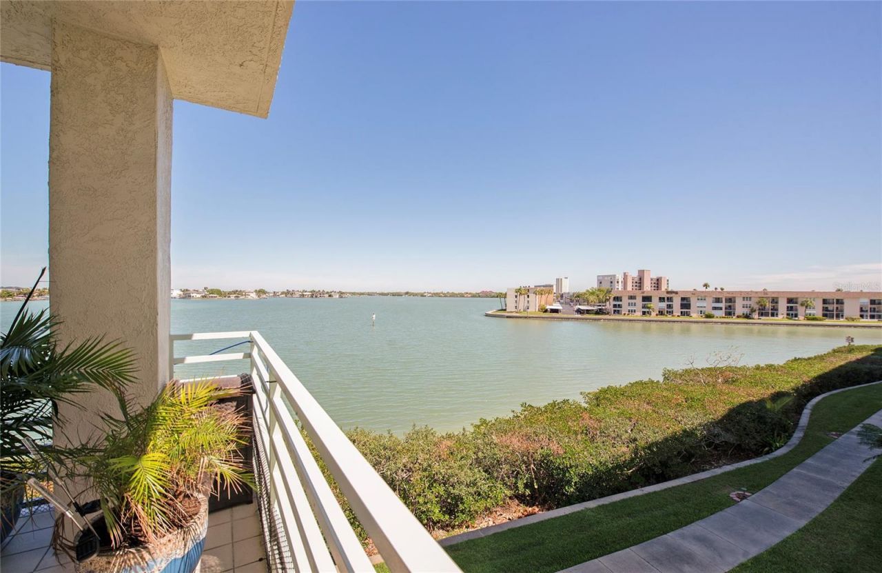 7979 Sailboat Key Boulevard S, Unit 208, South Pasadena, FL 33707 Photo
