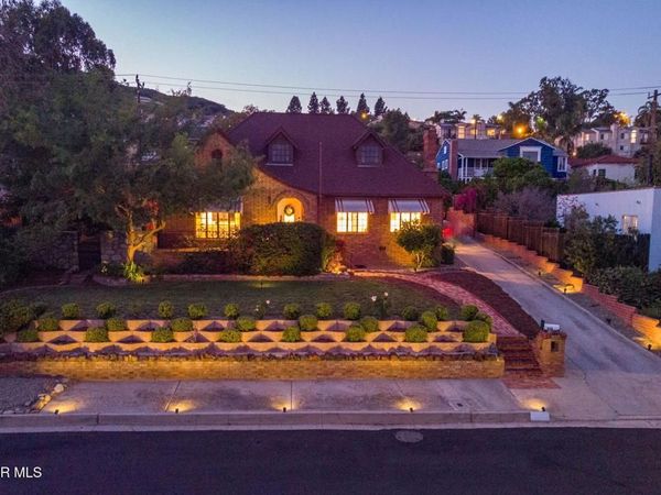 975 Loma Vista Place, Santa Paula, CA 93060