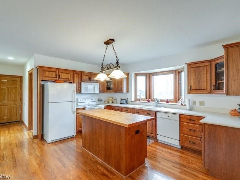 4700 Barnsleigh Drive , Bath, OH 44333 Photo 17