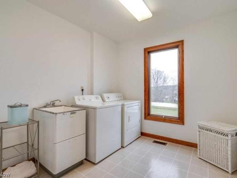 4700 Barnsleigh Drive , Bath, OH 44333 Photo 20