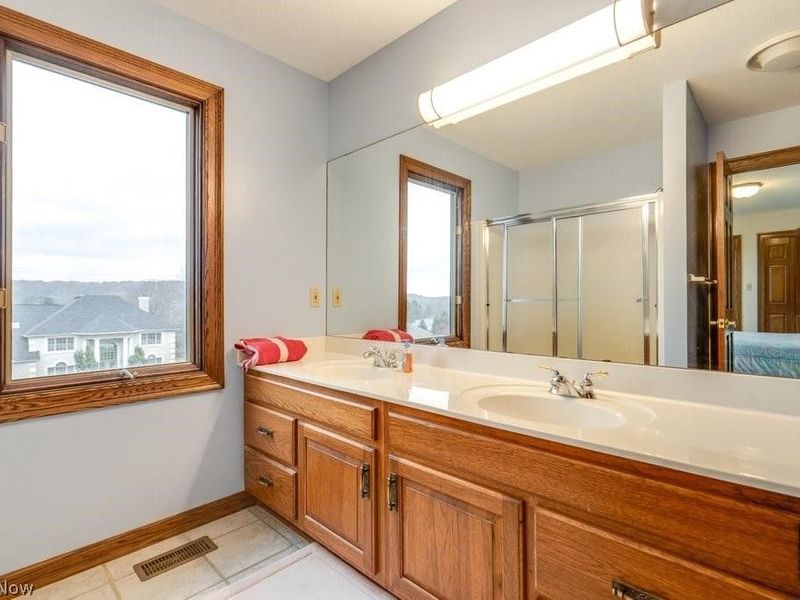 4700 Barnsleigh Drive , Bath, OH 44333 Photo 38