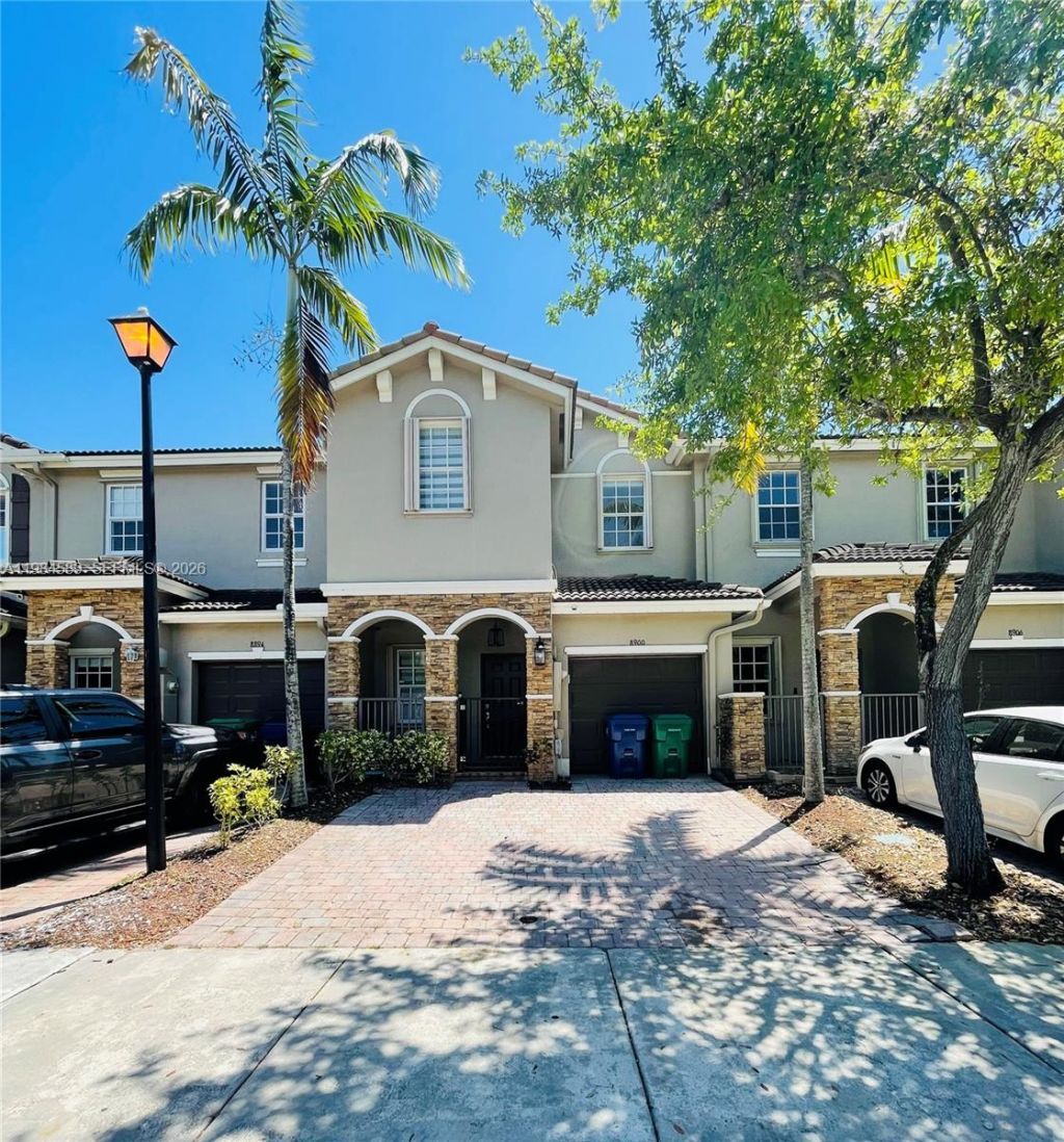 8900 SW 226th Ter, Cutler Bay, FL 33190 Photo