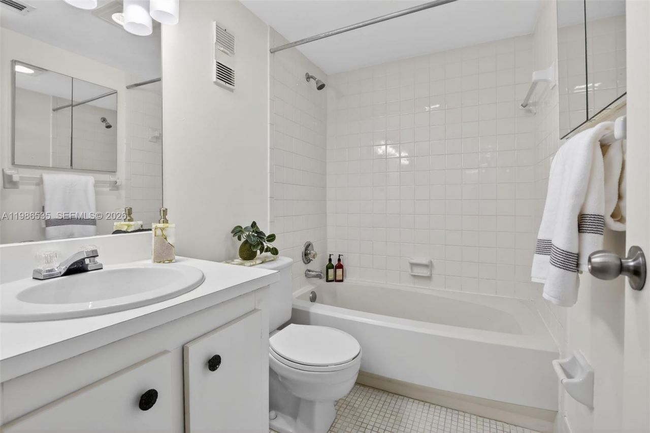 1831 Sabal Palm Dr , Unit 306, Davie, FL 33324 Photo