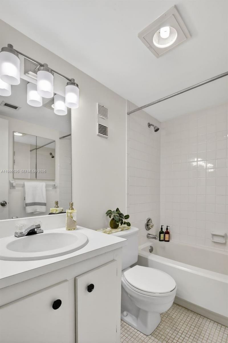 1831 Sabal Palm Dr , Unit 306, Davie, FL 33324 Photo