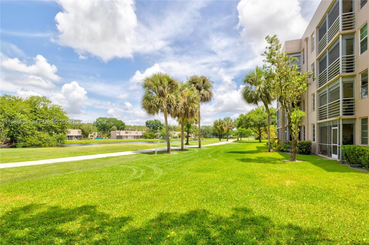 1831 Sabal Palm Dr , Unit 306, Davie, FL 33324 Photo