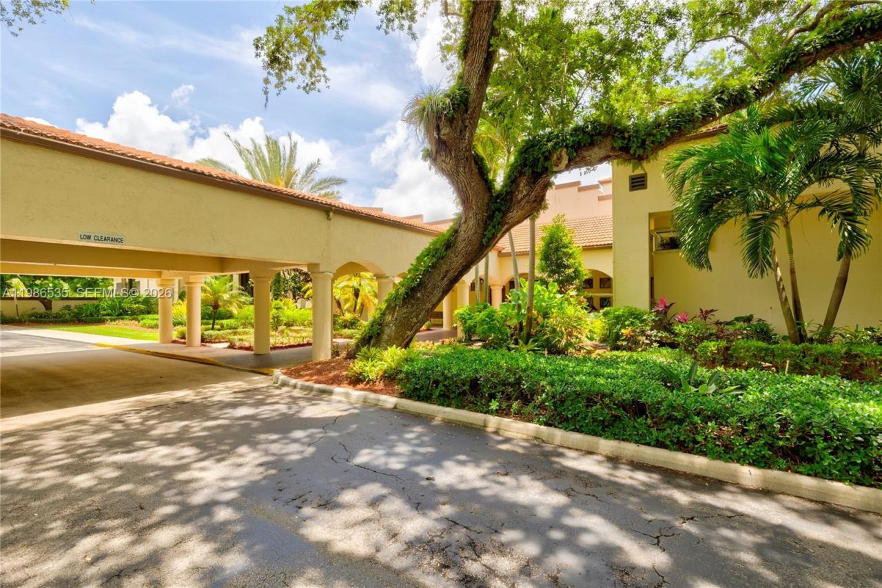 1831 Sabal Palm Dr , Unit 306, Davie, FL 33324 Photo