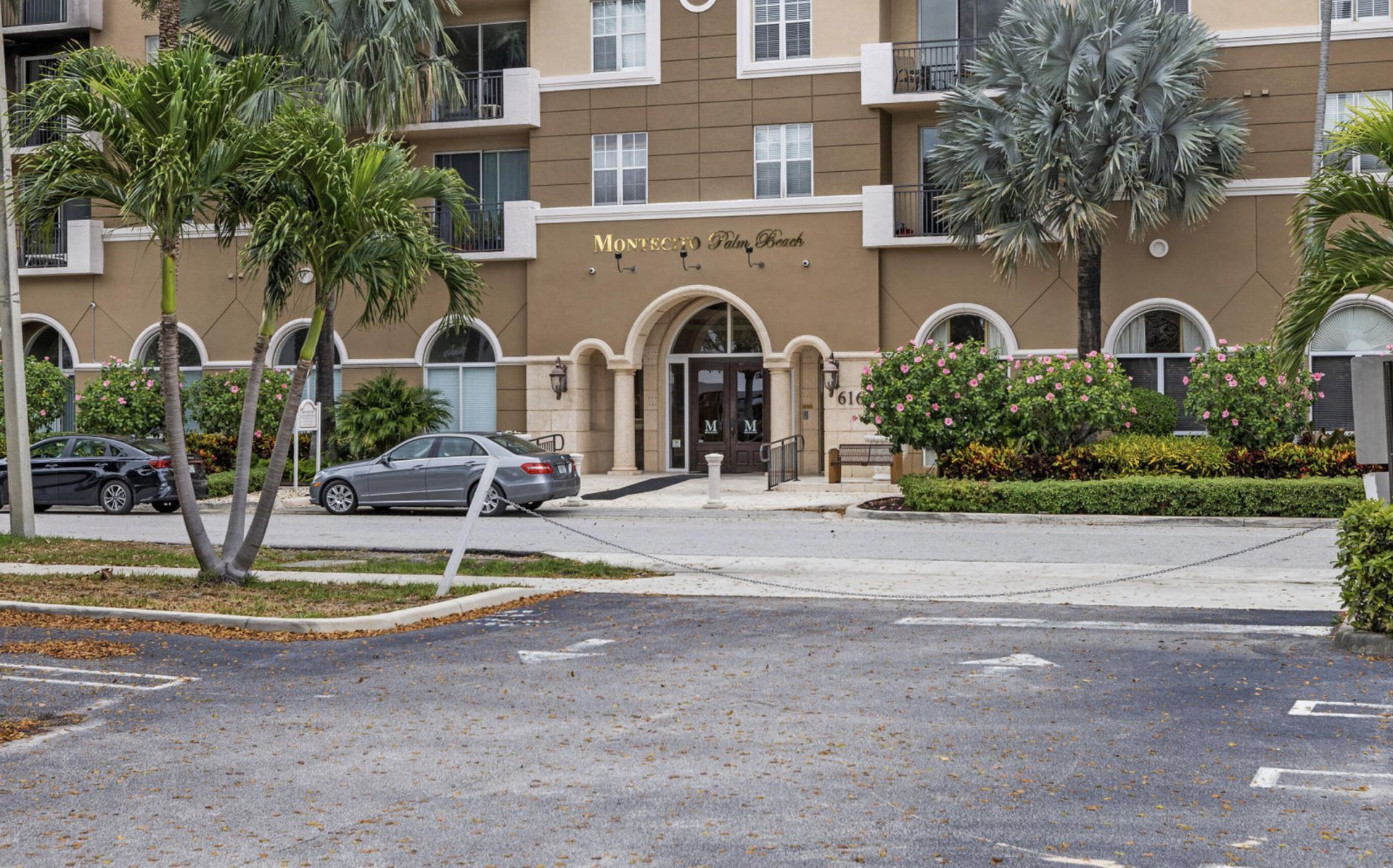 616 Clearwater Park Road, Unit 1202, West Palm Beach, FL 33401 Photo