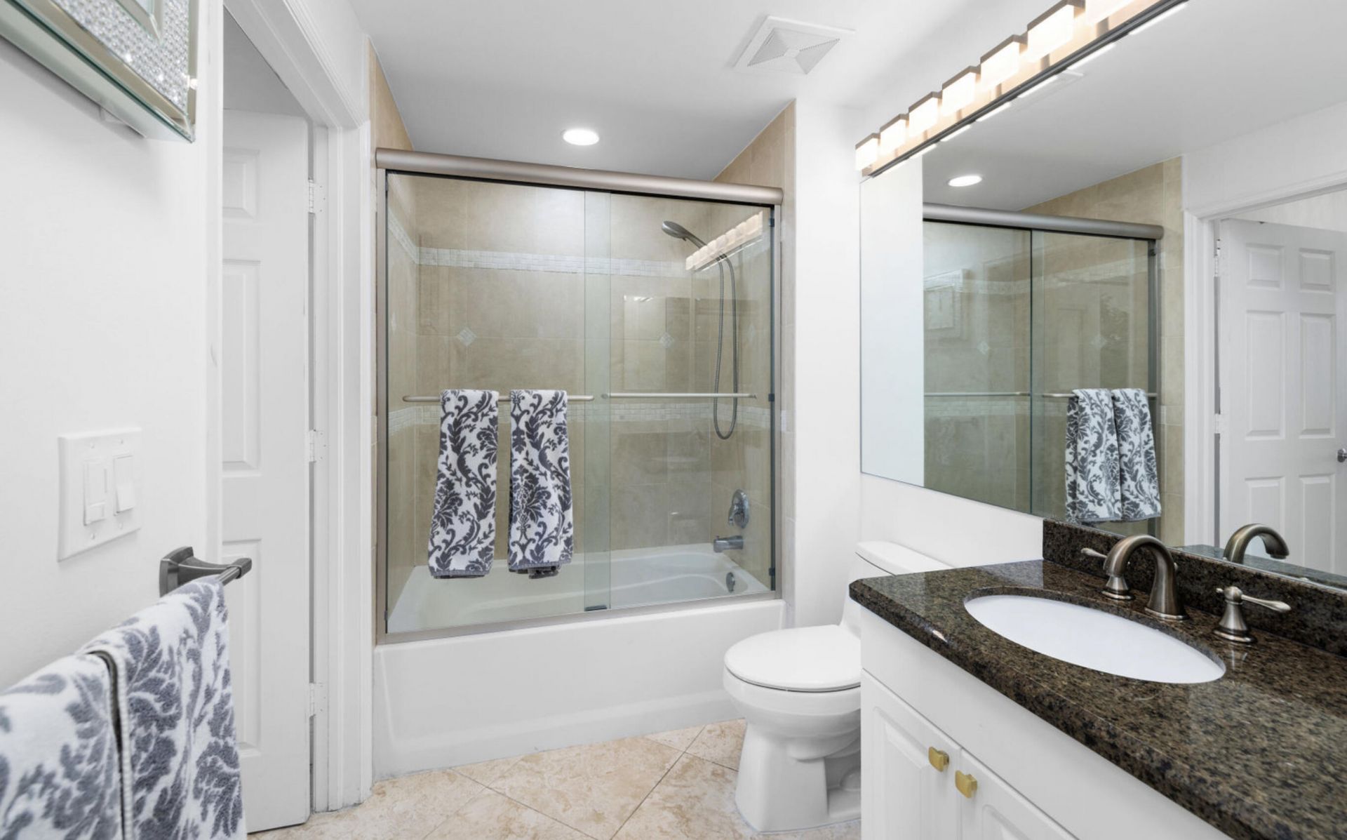 616 Clearwater Park Road, Unit 1202, West Palm Beach, FL 33401 Photo