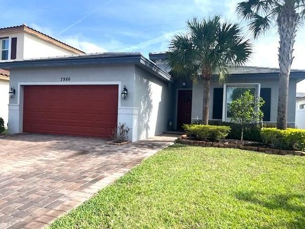 7986 NW Greenbank Circle, Port St. Lucie, FL 34987