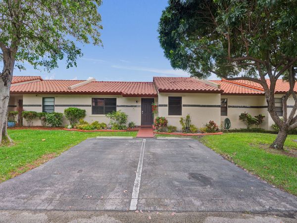 5810 SW 112th Way, Cooper City, FL 33330