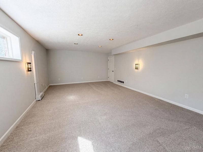 1038 8 Mile Road, Anderson Twp, OH 45255 Photo 12