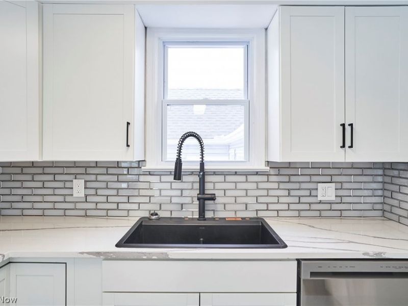 2800 Stark Drive, Willoughby Hills, OH 44094 Photo 6