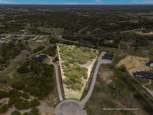 3048 Deer Court , Weatherford, TX 76085