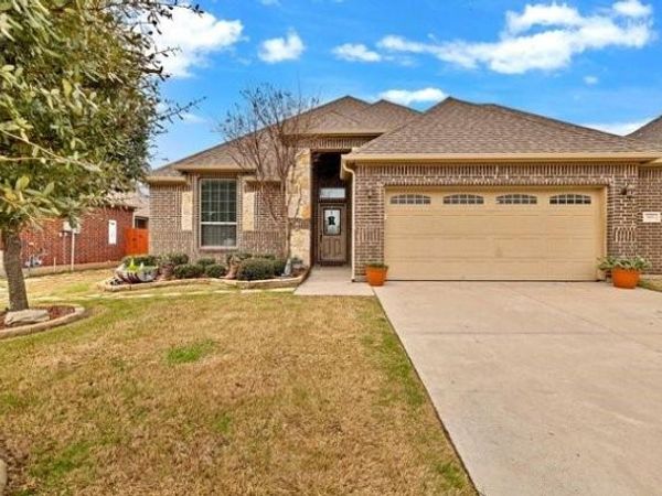 905 Cloudlock Drive, Saginaw, TX 76179