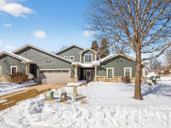 671 Panorama Circle NW, Rochester, MN 55901