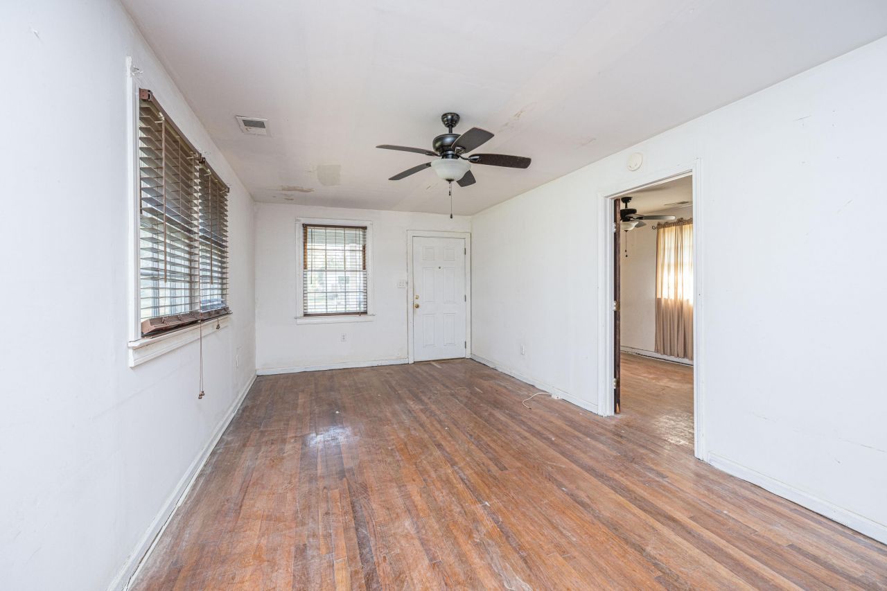 1120 Fort Johnson Road Photo 11