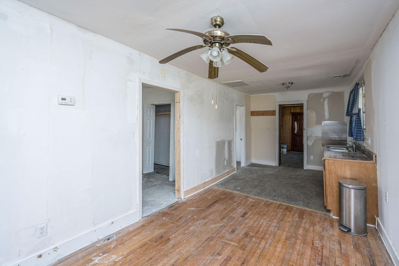 1120 Fort Johnson Road Photo 13