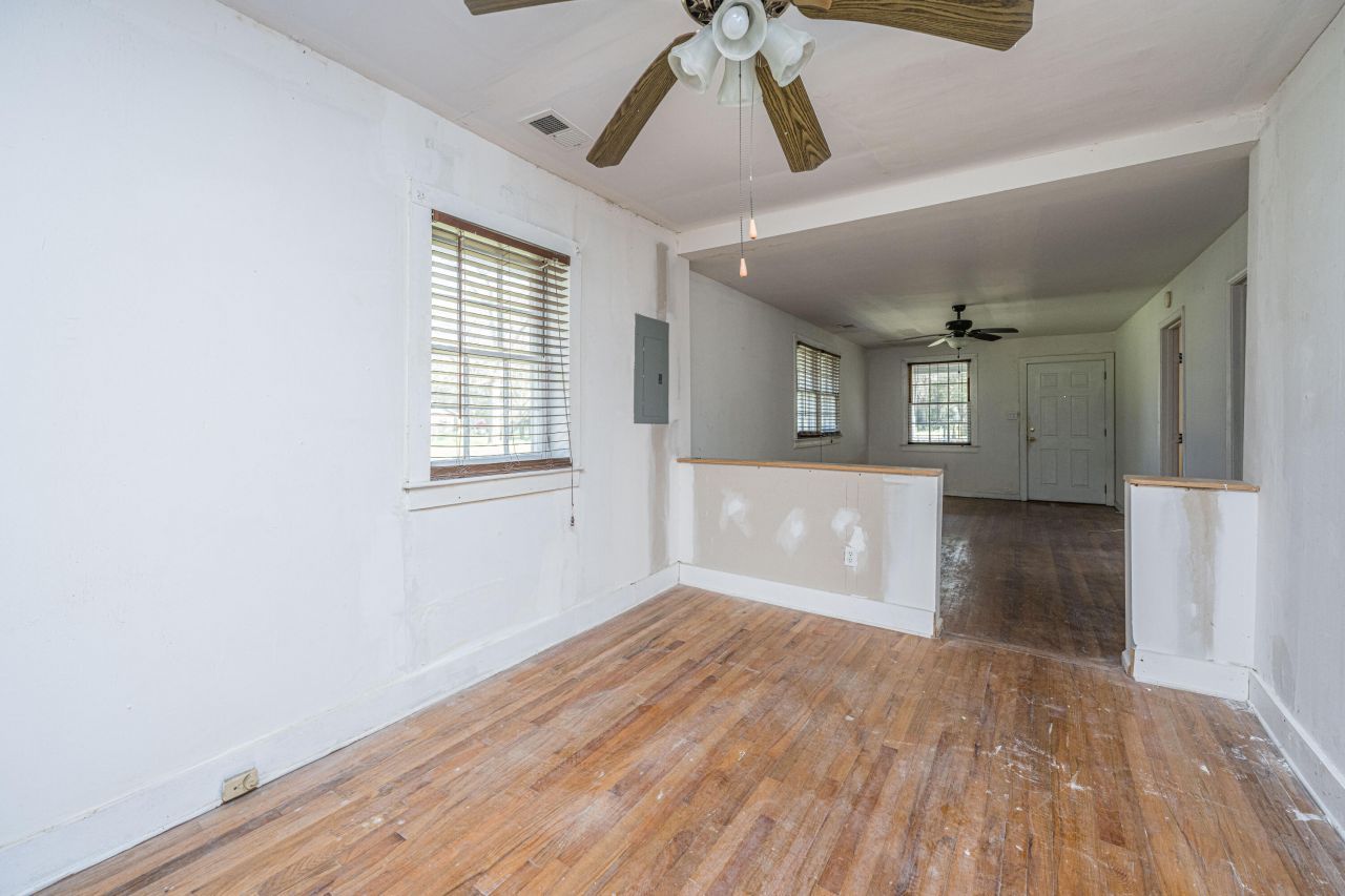 1120 Fort Johnson Road Photo 16