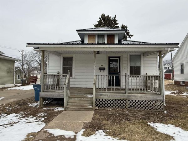 656 N Cedar Street, Monticello, IA 52310