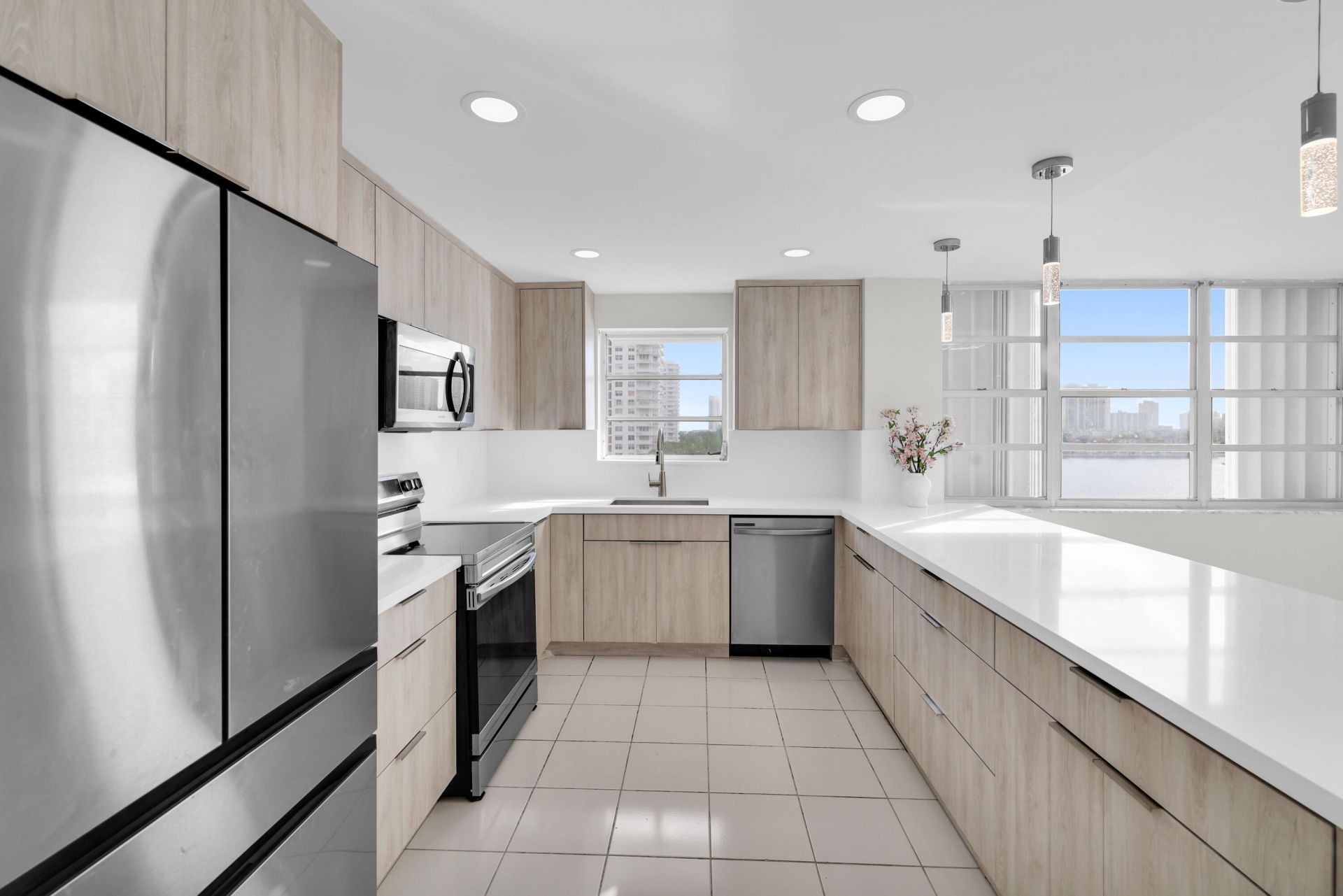 2780 NE 183rd Street, Unit 716, Aventura, FL 33160 Photo