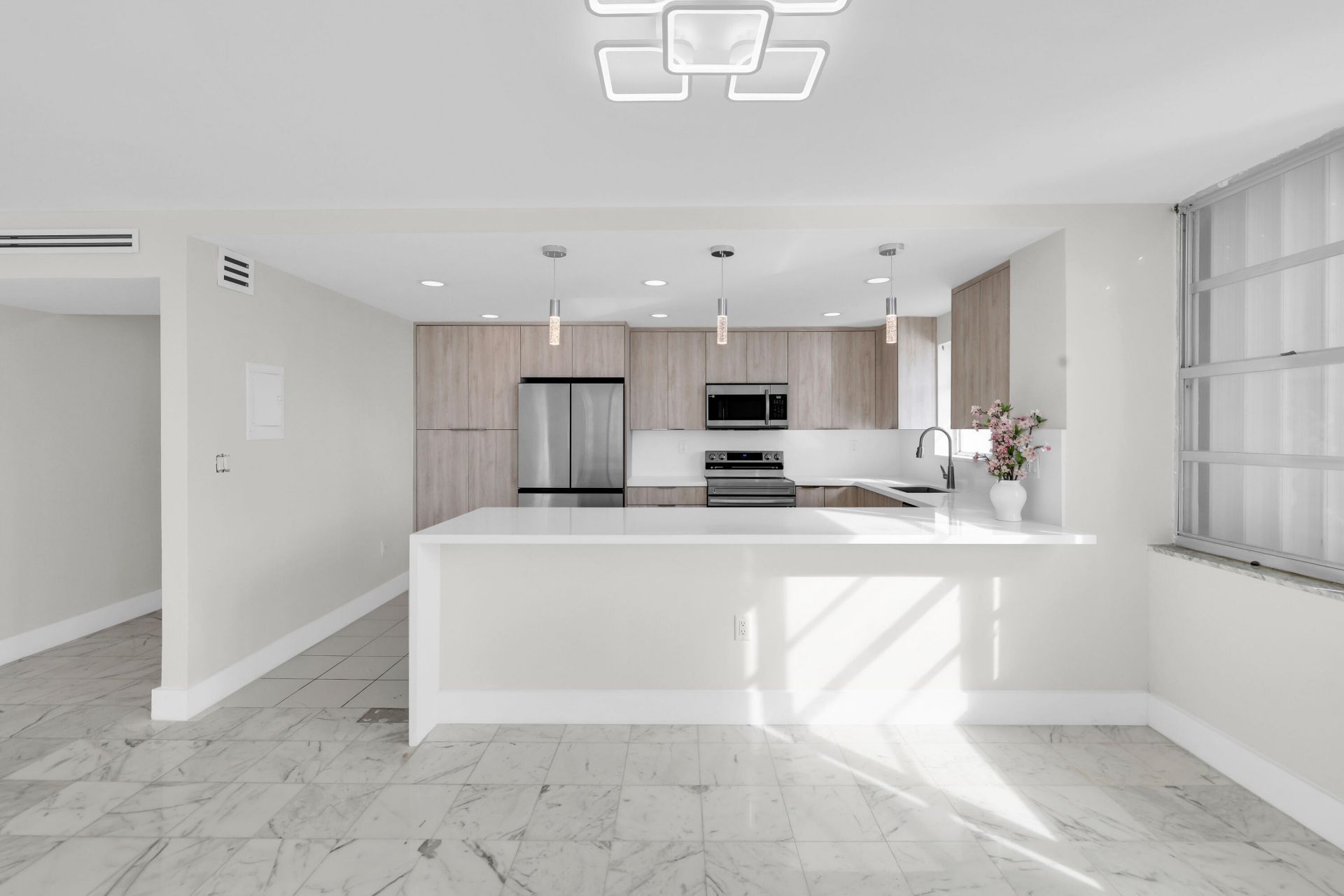 2780 NE 183rd Street, Unit 716, Aventura, FL 33160 Photo