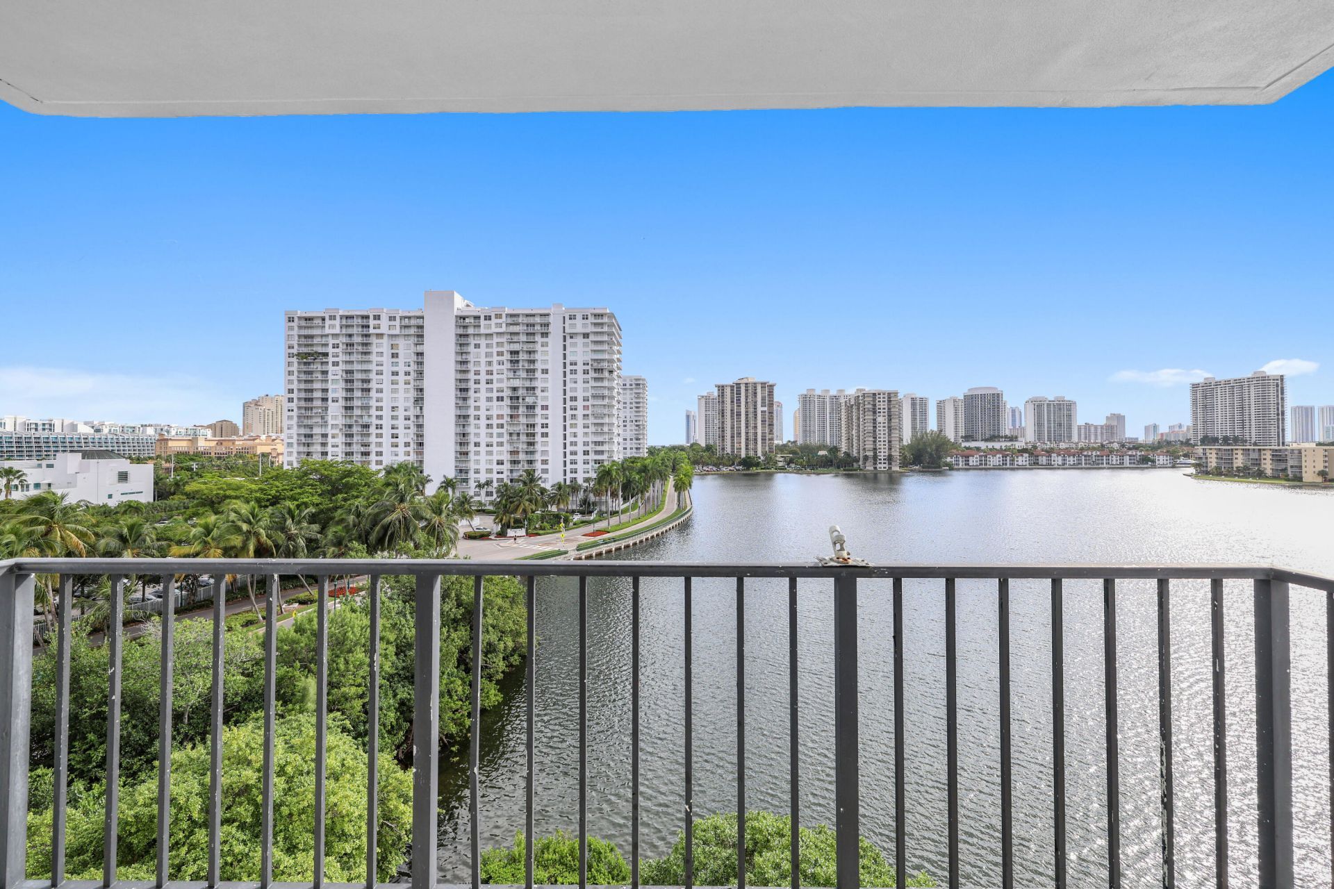 2780 NE 183rd Street, Unit 716, Aventura, FL 33160 Photo