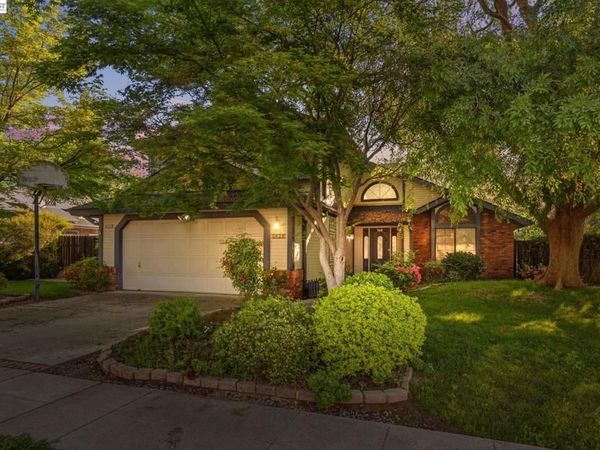 6424 N Vagedes, Fresno, CA 93711