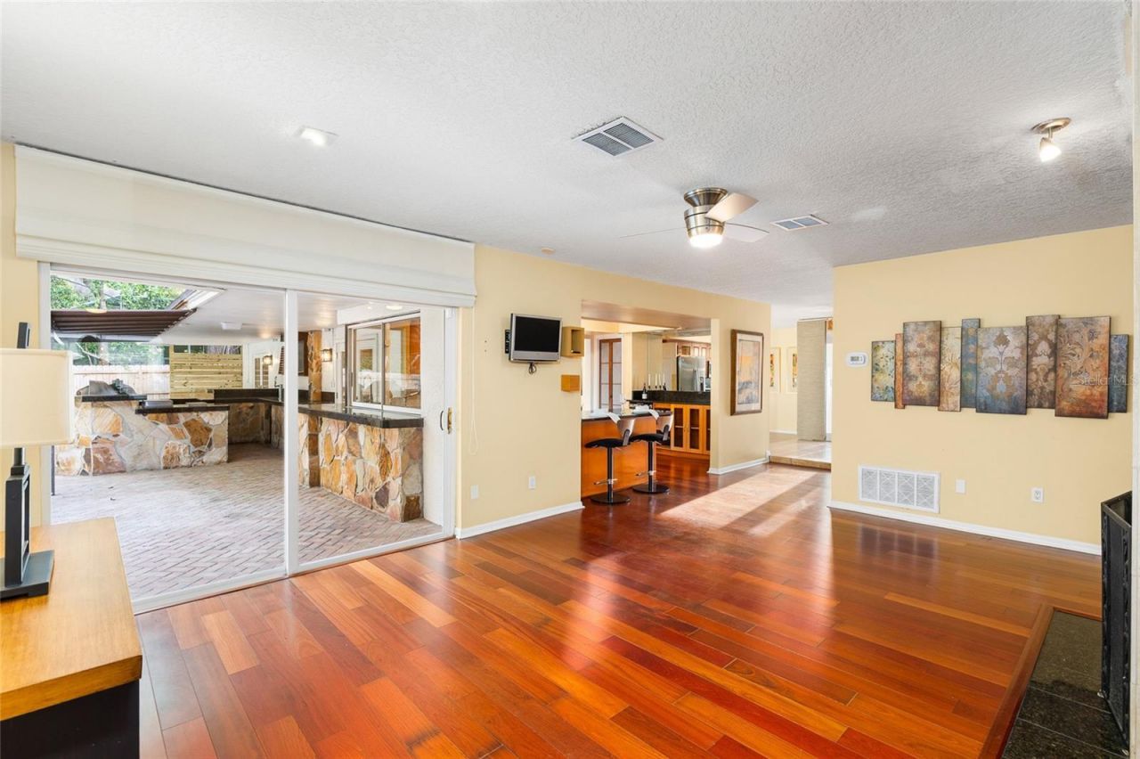 631 Gillette Avenue, Temple Terrace, FL 33617 Photo