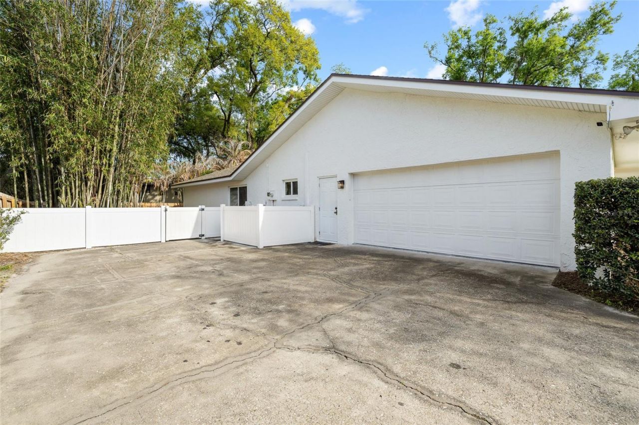 631 Gillette Avenue, Temple Terrace, FL 33617 Photo