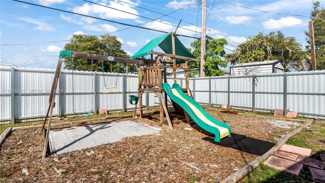 7861 Sheridan St , Hollywood, FL 33024 Photo