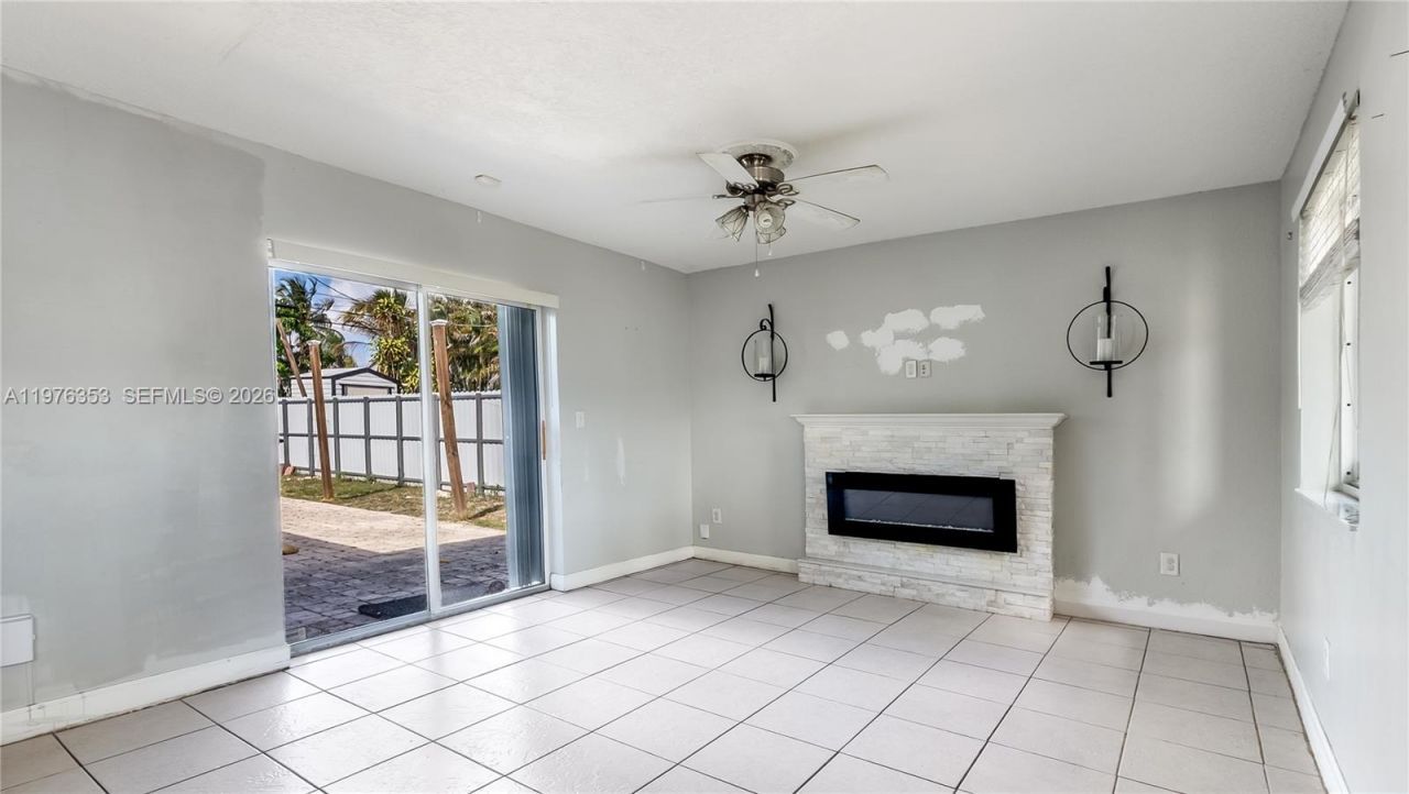 7861 Sheridan St , Hollywood, FL 33024 Photo