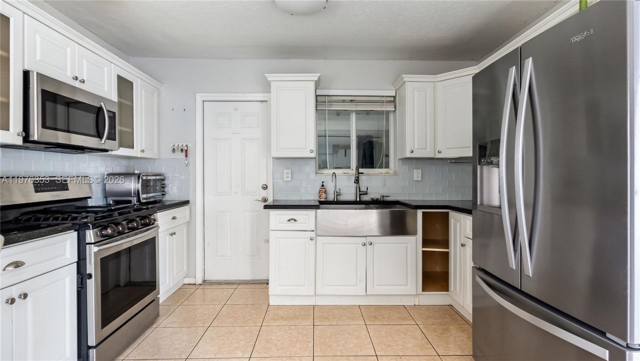 7861 Sheridan St , Hollywood, FL 33024 Photo